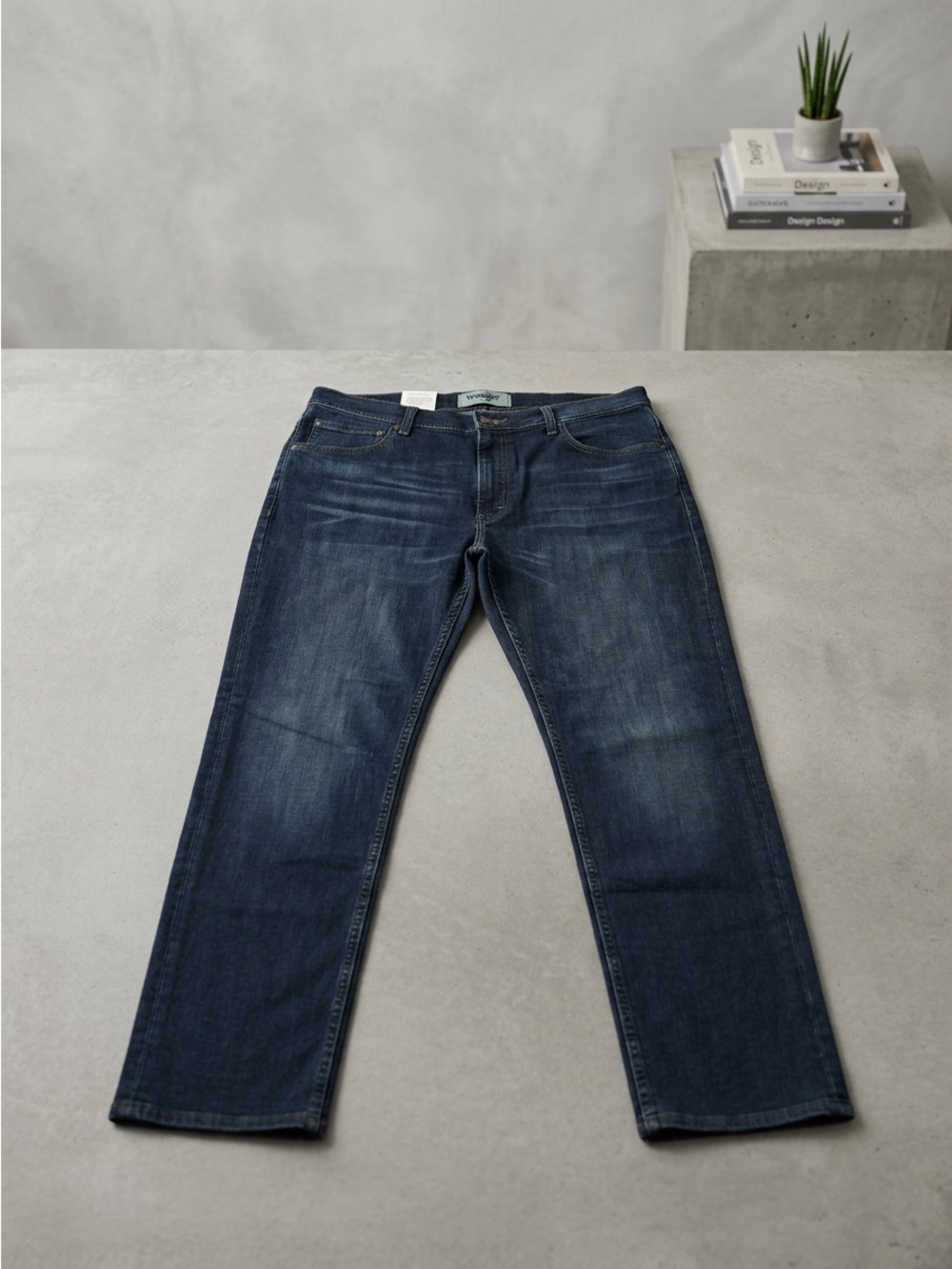 Wrangler Men's Indigo Straight Leg Jeans